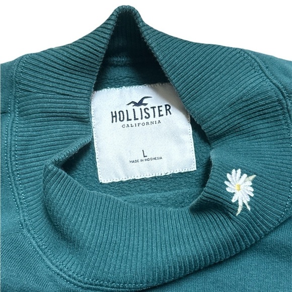 HOLLISTER Mock Neck Sweatshirt Embroidered Daisy Green Waist length large - Picture 4 of 8